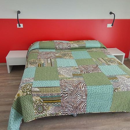Residenza Edda Lägenhet Lignano Sabbiadoro Exteriör bild