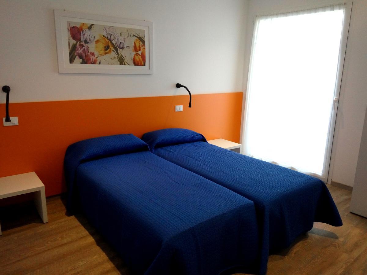 Residenza Edda Lägenhet Lignano Sabbiadoro Exteriör bild