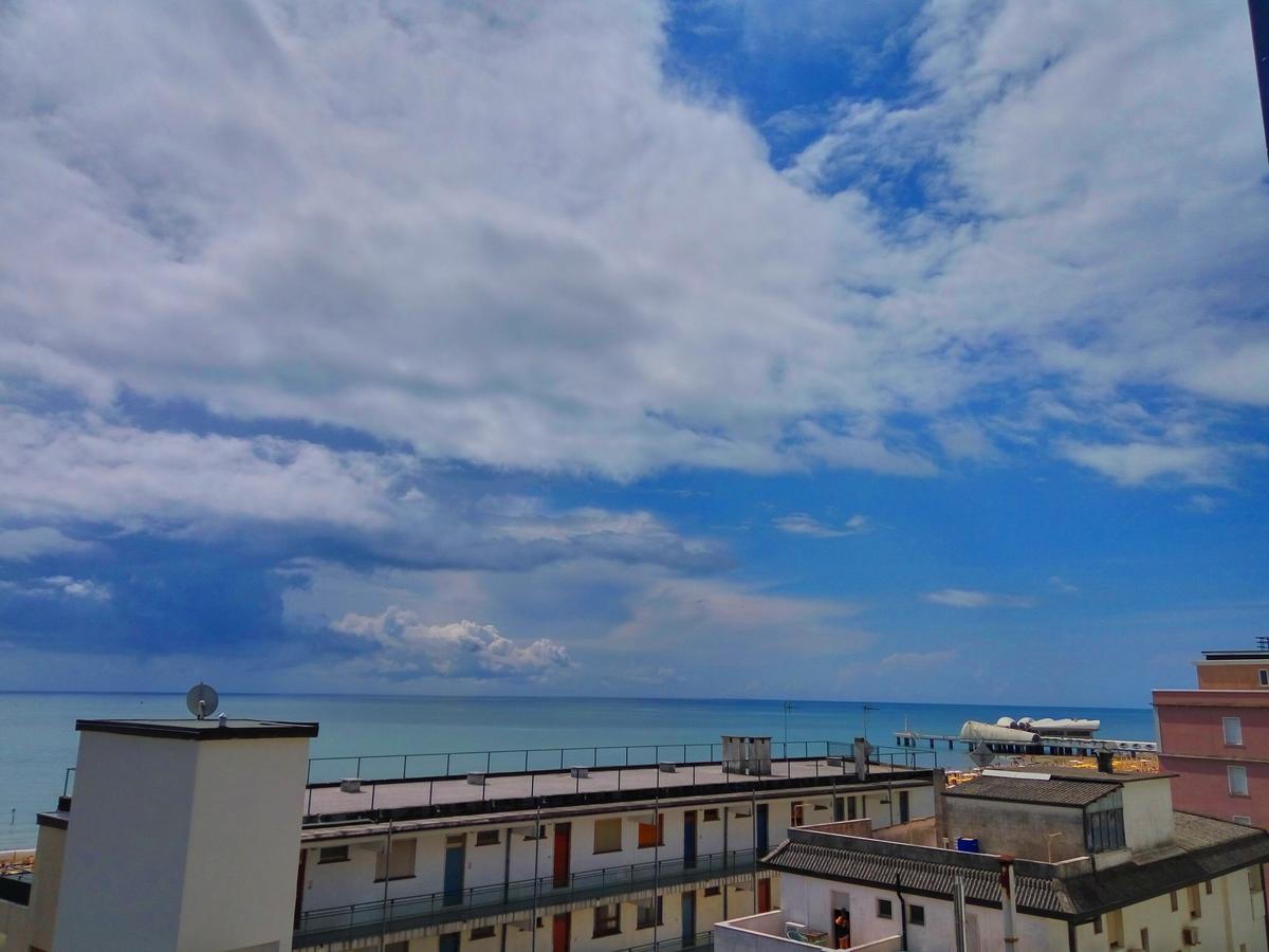 Residenza Edda Lägenhet Lignano Sabbiadoro Exteriör bild
